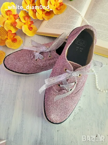 Детски брокатени розови кецове номер 34 + подарък пантофки , снимка 1