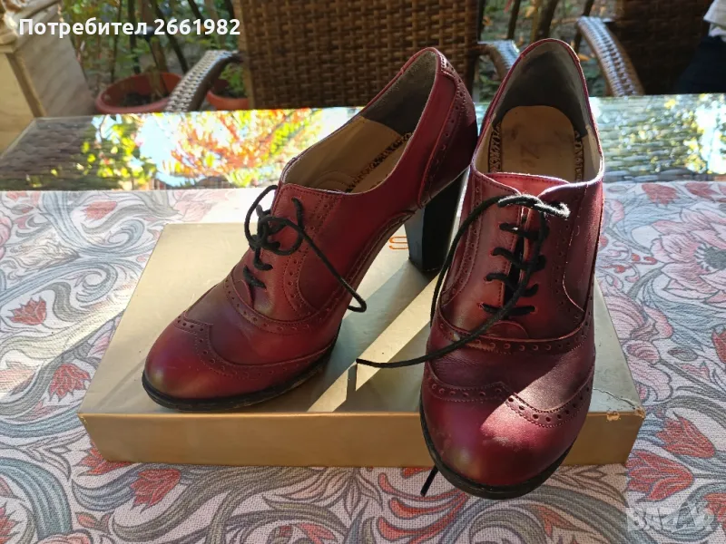 Червени есенни обувки с връзки , снимка 1