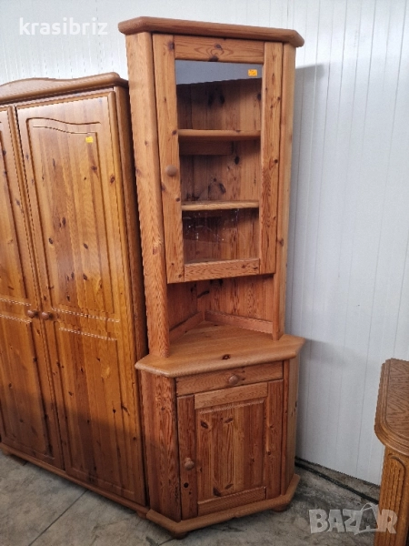 Масивна Витрина с Осветление- внос от Германия! , снимка 1