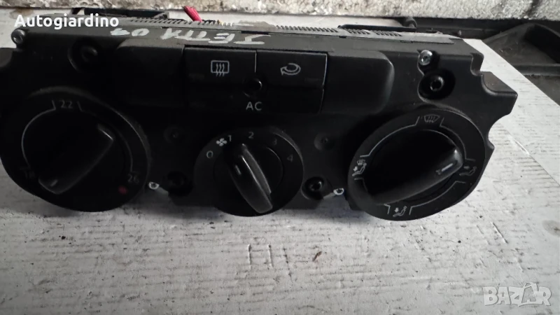 Климатичен блок / панел / табло зa VW Touran - 747309-60, снимка 1