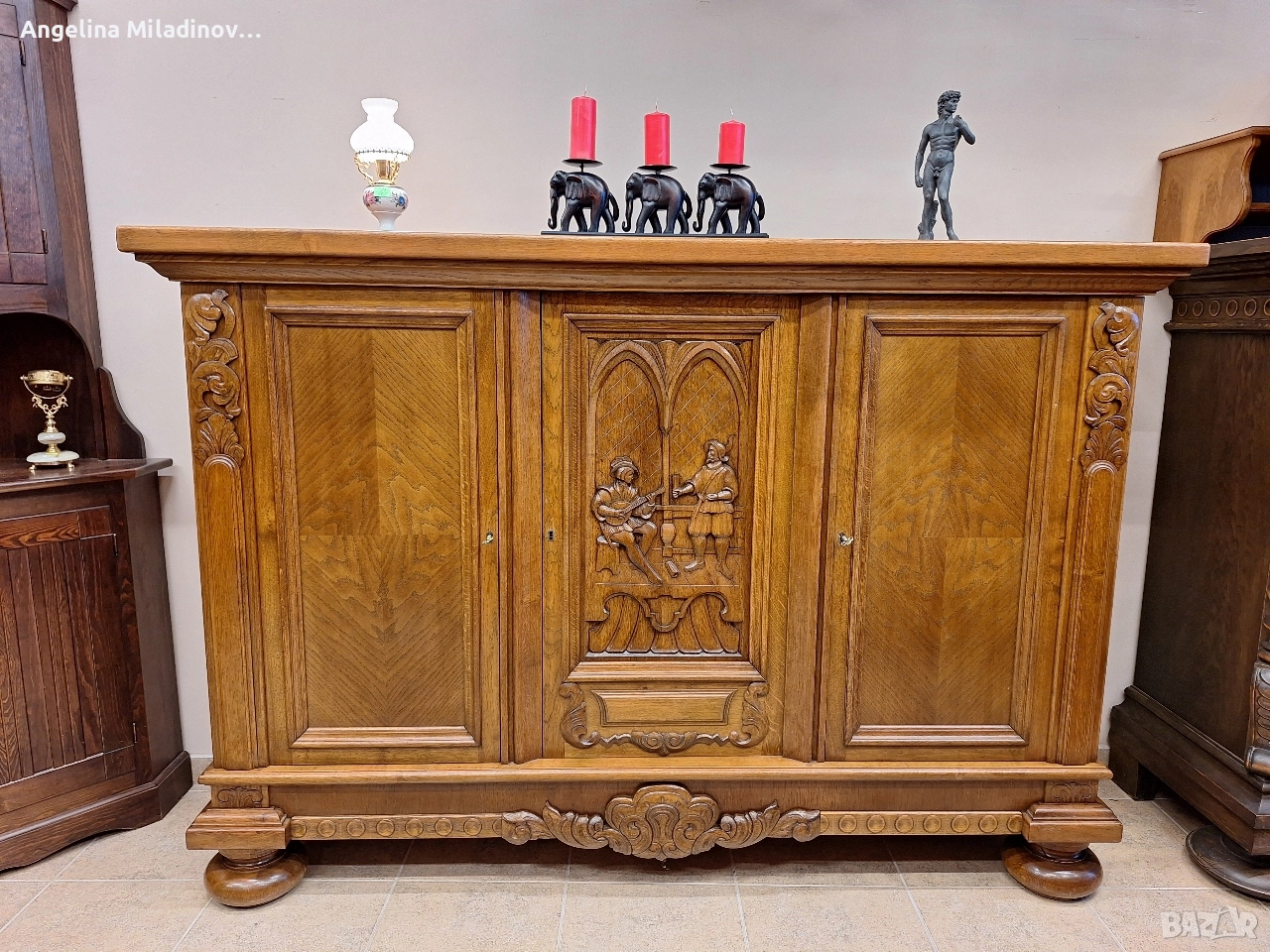 Комод, скрин, бюфет, шкаф с богата дърворезба , снимка 1