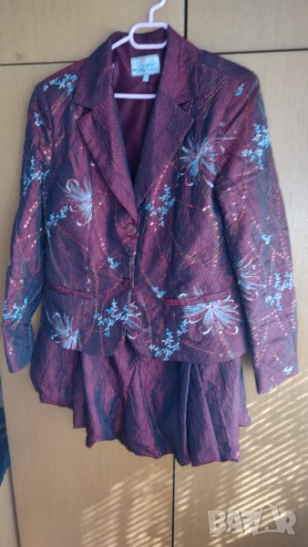 Дамски костюм., снимка 1