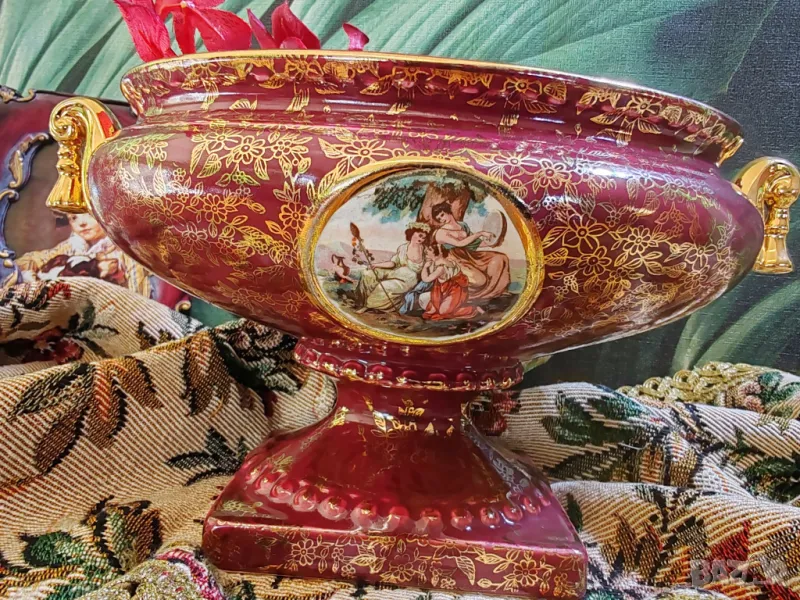 Ръчно рисувана порцеланова фруктиера на пиедестал около1930г, снимка 1