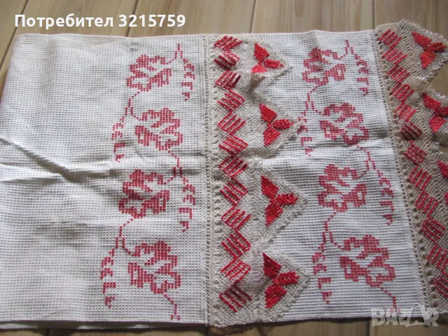 Стара кърпа,ръчна бродерия и ръчно плетена дантела, снимка 1