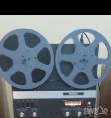 Търся Стар Матнетофон за Интериор  Ще му Вграждам Блут Без Звук да  Върти на Пуск  18.См. Ролки ! , снимка 1