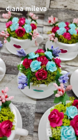 Сладурски чашки с нежни цветлета в тюркоаз и розово!!