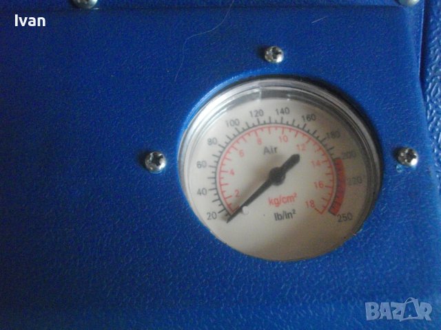 12V/24V-Немска Енергийна Зарядна Станция С Компресор/Зарядна Станция Black Decker-450А-Английска, снимка 9 - Компресори - 40732908