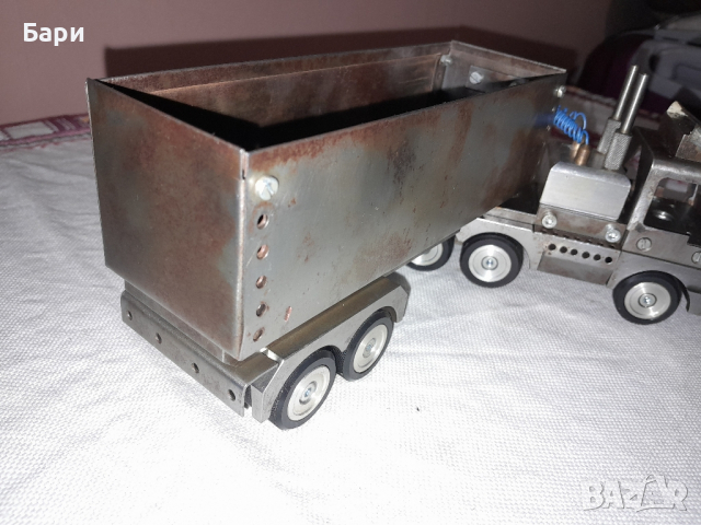 Метален модел на камион, снимка 15 - Колекции - 44647988