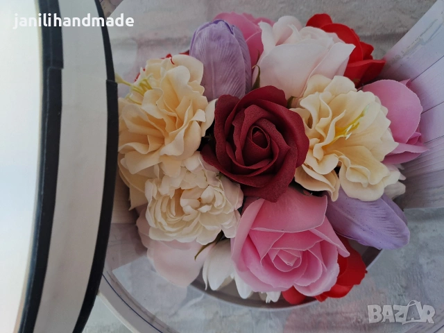 Кръгла луксозна кутия, подарък за бал,рози, снимка 3 - Подаръци за жени - 53797104