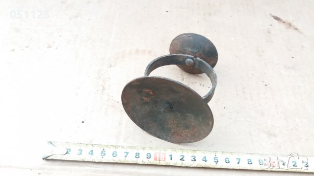 масивен железен свещник , снимка 9 - Антикварни и старинни предмети - 38686910