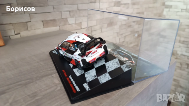 количка и списание на Toyota Yaris в мащаб 1:43, снимка 4 - Колекции - 53474515