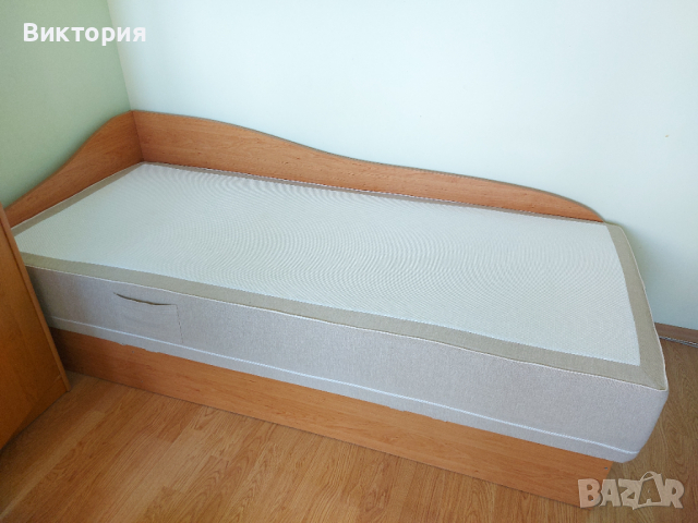 Единично легло с размери 190×80×45см. Разполагам с 2 броя. , снимка 1