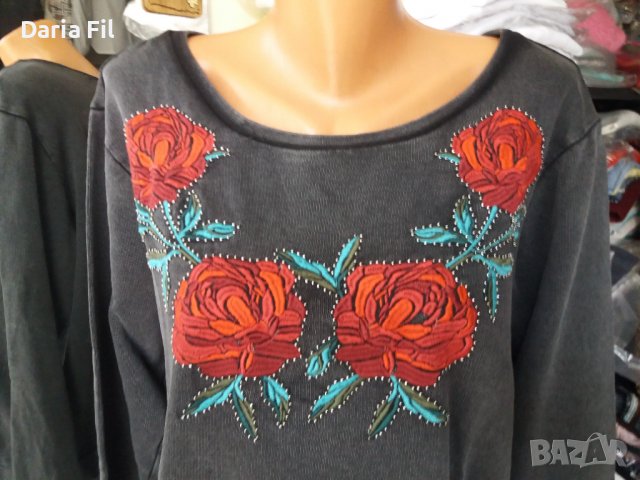 Широка блуза от плътно трико в цвят графит с бродирани цветя, снимка 2 - Блузи с дълъг ръкав и пуловери - 38928518
