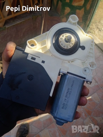 стъклоповдигача за дясна предна врата за VW Touran Golf 5 1k0959712B, снимка 3 - Части - 53776071