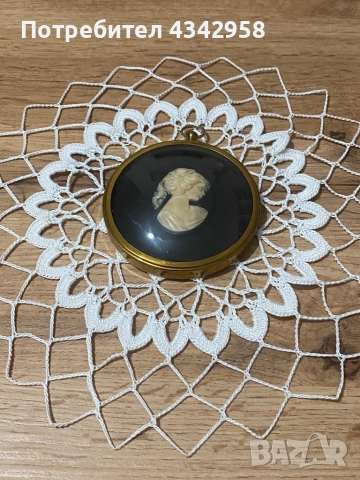 Винтидж миниатюра « Дама в камея».1970-те., снимка 2 - Антикварни и старинни предмети - 52927390