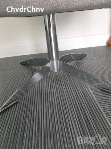 Малък наклонен стол-табуретка за крака/стомана-сива тапицерия/40см, снимка 7 - Столове - 50389118