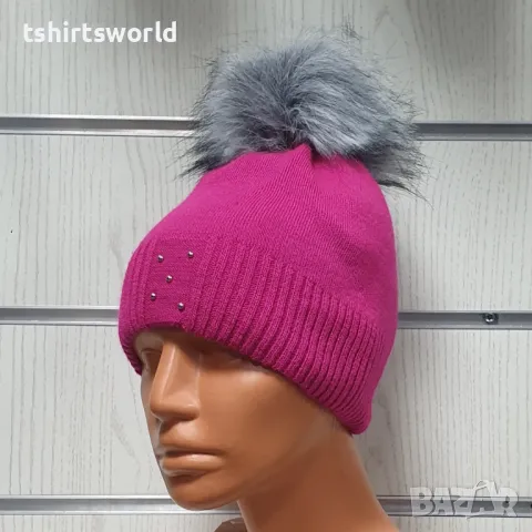 Нова зимна дамска шапка с камъчета с пух/помпон в цвят циклама