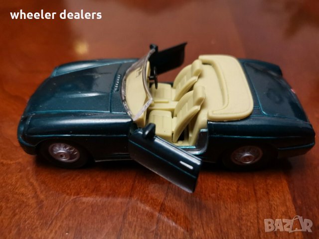 Метална количка Maisto 1/37 MG RV8 от стара промоция на Shell