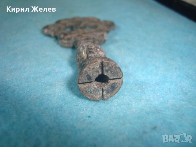 СТАРИННА МЕТАЛНА ДРЪЖКА за СКРИН ЧЕКМЕДЖЕ ШКАФЧЕ БЮФЕТ АВТЕНТИЧЕН ВИД с ПАТИНА АНТИКВАРНА ВЕЩ 1011, снимка 6 - Антикварни и старинни предмети - 35679653