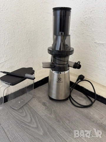 Бавнооборотна сокоизстисквачка | Electrolux PerfectJuice ESJ4000 | Студено пресоване