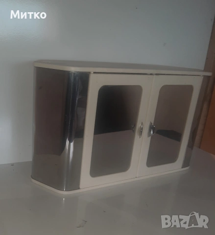 Пластмасов шкаф за баня с огледални части, снимка 3 - Шкафове - 53395655
