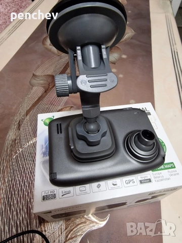 Navitel RE5 Dual навигация и видеорегистратор , снимка 2 - Навигация за кола - 52496391