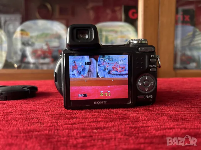 Sony Cyber-shot DSC-H5, снимка 2 - Фотоапарати - 56117070