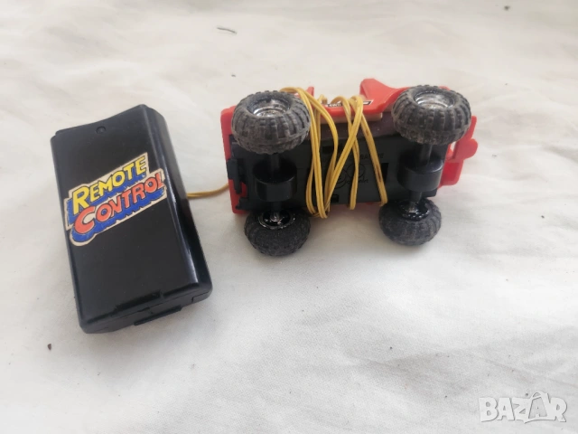 метална играчка от соц. време - 2 бр. локомотива (на батерии) и катер и м.кола от пластмаса, снимка 11 - Други ценни предмети - 52934129