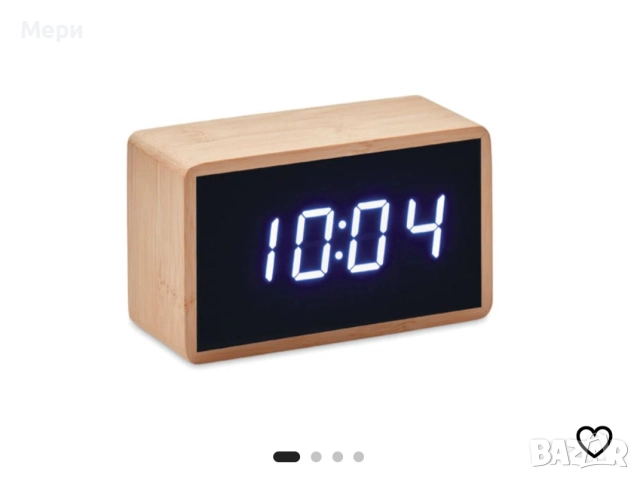 Бамбуков часовник с LED дисплей, който показва час и температура
