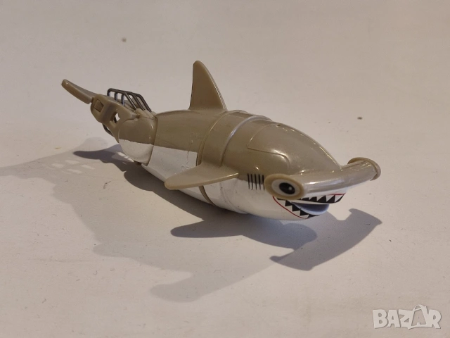 Макет модел на мини робот акула