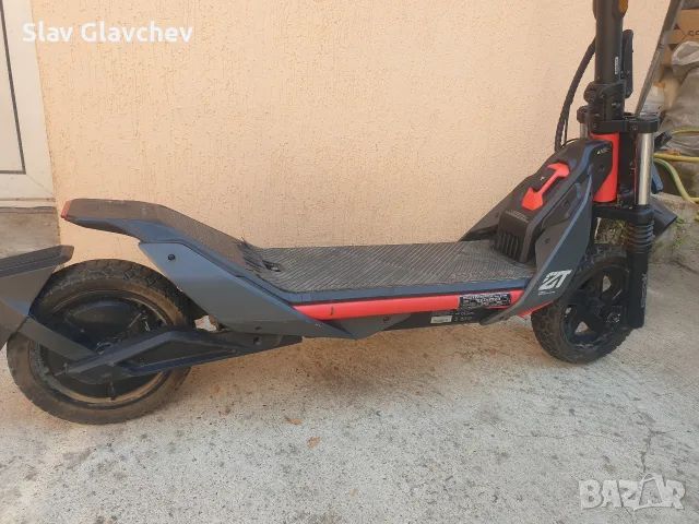 електрически скутер SEGWAY Kick Scooter ZT3 Pro- КАТО НОВ гаранция  до май 2027г, снимка 14 - Велосипеди - 56151105