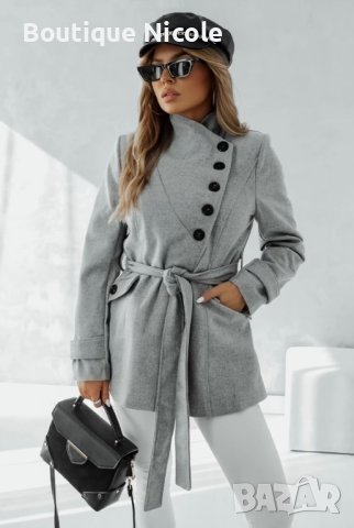 Елегантно палто с копчета в сиво 