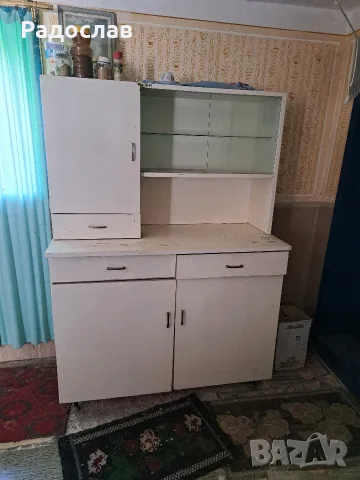Голям кухненски бюфет