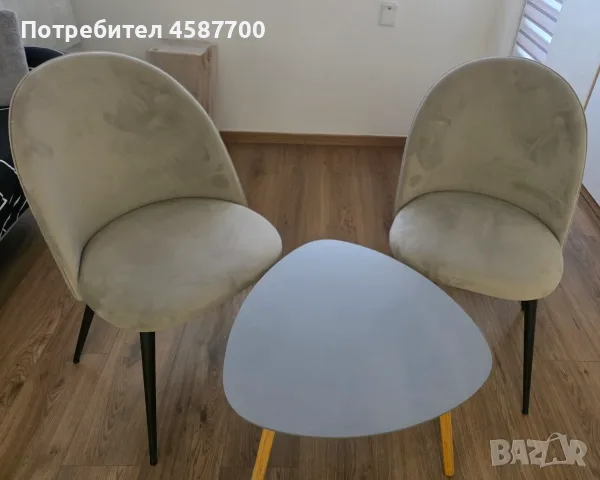 Продавам два стола с масичка в перфектно състояние, почти неизползвани.
