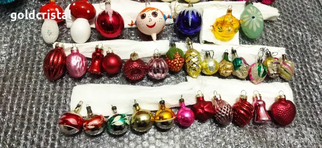 Стари стъклени новогодишни играчки