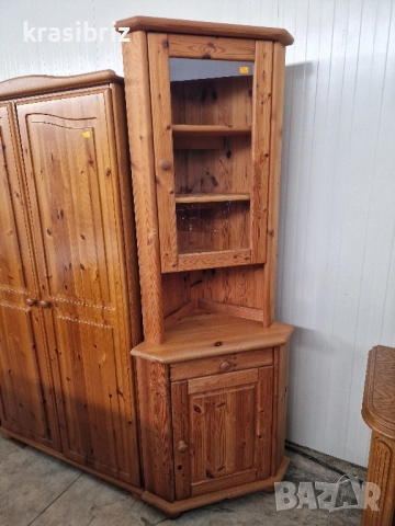 Масивна Витрина с Осветление- внос от Германия! 