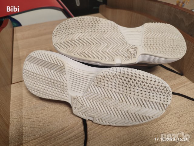 Оригинални маратонки на Adidas за Тенис, снимка 4 - Маратонки - 42611835