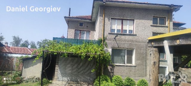 Продавам етаж от къща 