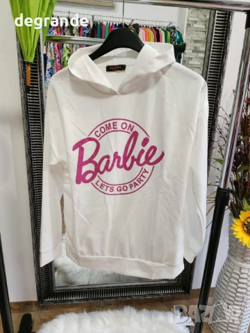Дамски суичър с качулка Barbie, снимка 2 - Суичъри - 51398384