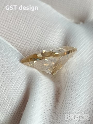 Голям 5+ карата диамант мойсанит Diamond Moissanite Топ Фенси Златен кръст оттенък Принцеса , снимка 11 - Други - 35732331