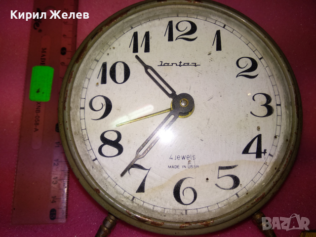 JANTAR MADE in USSR Стар КОЛЕКЦИОНЕРСКИ РУСКИ БУДИЛНИК МЕХАНИЧЕН НАСТОЛЕН ЧАСОВНИК ЯНТАР СССР 24093, снимка 13 - Антикварни и старинни предмети - 44549318