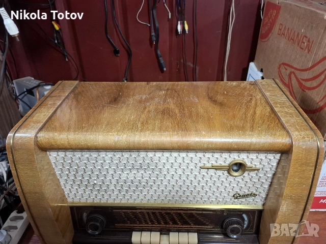 Продава се старинно дървено радио . , снимка 2 - Антикварни и старинни предмети - 53597307