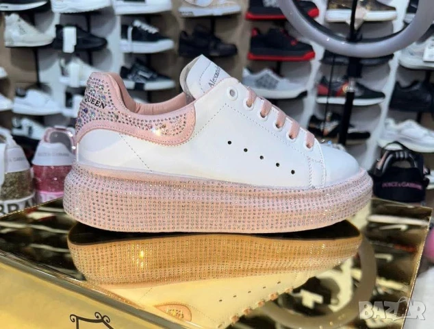 дамски маратонки Alexander Mcqueen , снимка 2 - Маратонки - 51174079