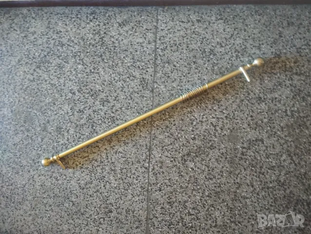 Стар корниз с халки