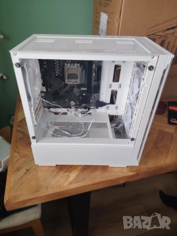 Геймърски чистно нова Gigabyte B650M S2H Motherboard  и PC кутия !, снимка 3 - Дънни платки - 53810315