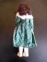 Порцеланова кукла със зелена рокля и панделки готина, снимка 5