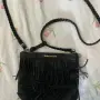 H&M черна дамска чанта с ресни и надпис "Follow your heart", снимка 7