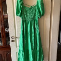 Дълга нова елегантна зелена рокля Reserved буфан ръкав къдри волани , снимка 3 - Рокли - 41203081