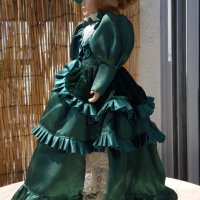 Порцеланова кукла със стойка , снимка 3 - Кукли - 41681323