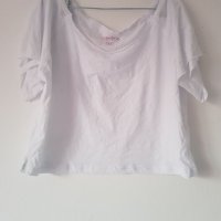 Бяла кроп тениска с голи рамене м,L, снимка 1 - Тениски - 39243070